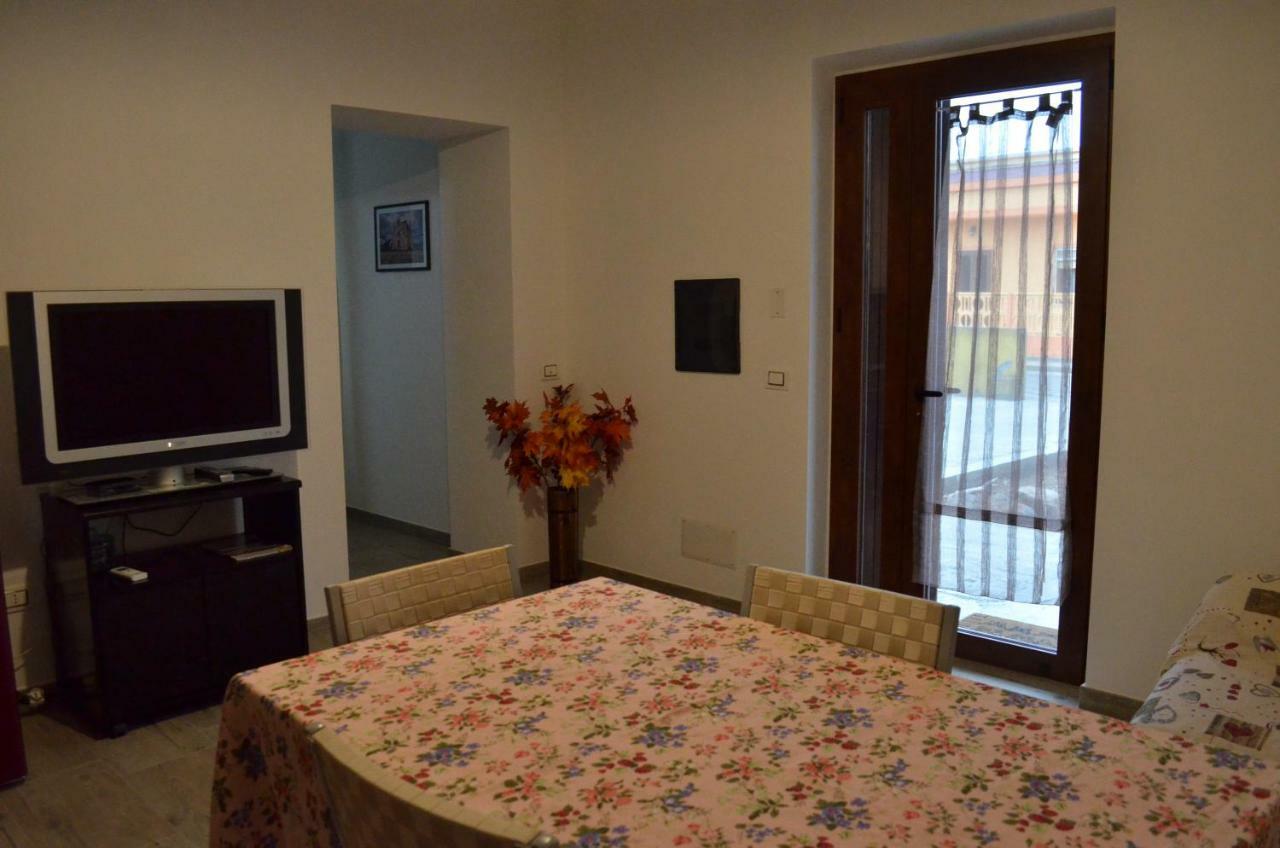 Appartamento Vacanza Da Luisa San Giovanni Suèrgiu Buitenkant foto