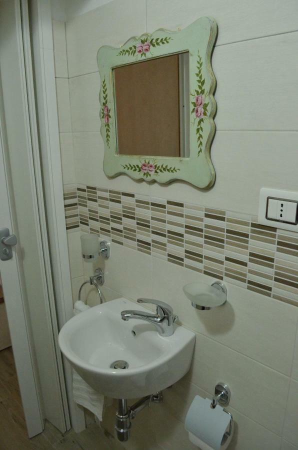 Appartamento Vacanza Da Luisa San Giovanni Suèrgiu Buitenkant foto